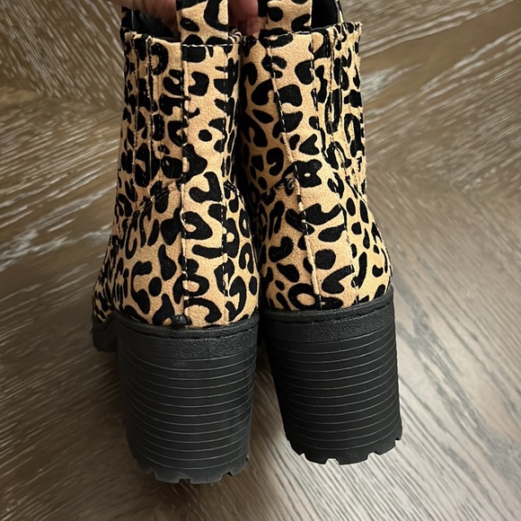 Quipid leopard animal print chunky moto boots - Picture 11 of 17